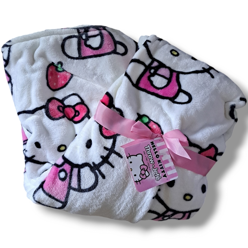 Sanrio Hello Kitty Blanket Throws White w/Strawberry Drink 60in. x 70in. NWT